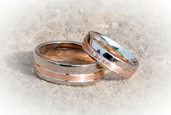 Photo représentant un mariage : des anneaux
